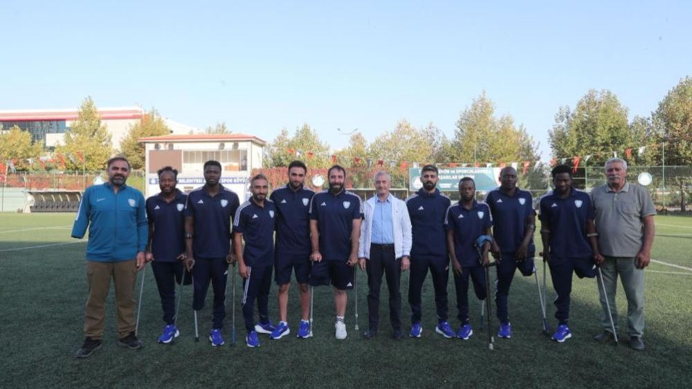 Tahmazoğlu'ndan Ampute Futbol Takımı’na moral